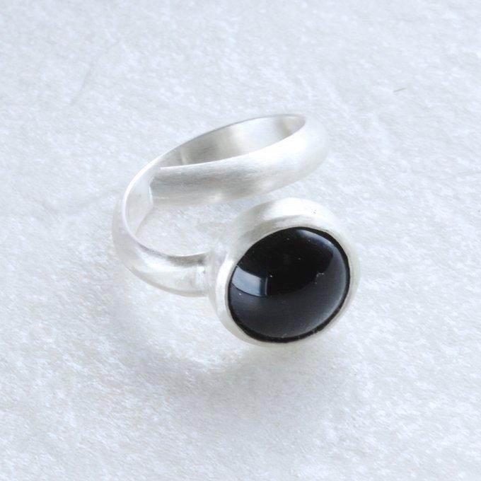 ブラックオニキス天然石スクリューオープンリング1枚目の画像