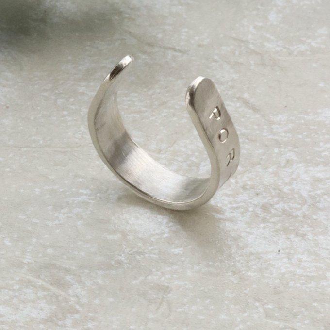 ペアにもなる馬蹄リング（刻印リング）幸運のホースシュー４ｍｍ幅 | 3枚目