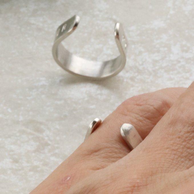 ペアにもなる馬蹄リング（刻印リング）幸運のホースシュー４ｍｍ幅 | 5枚目