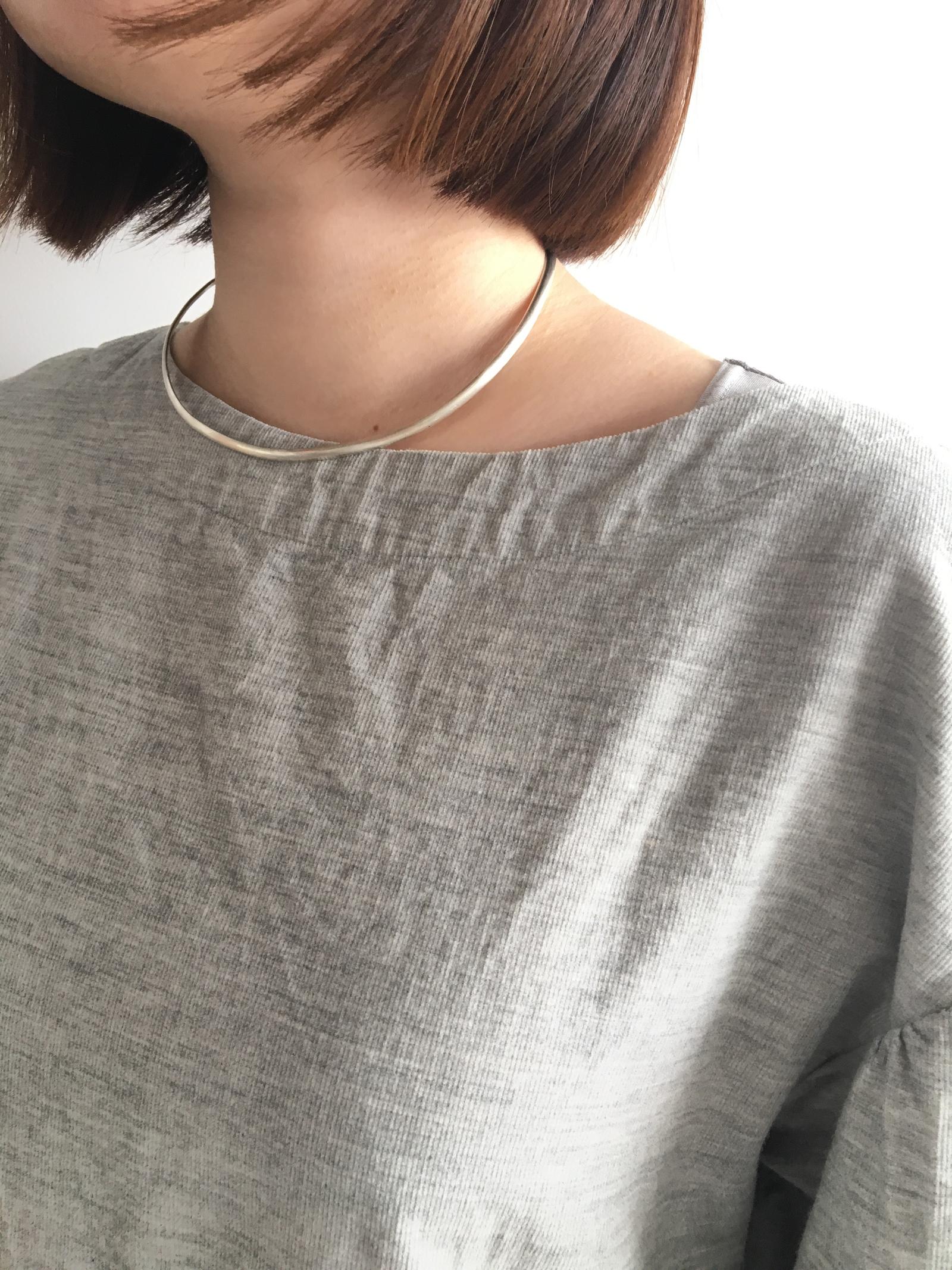 なめらかな凹凸シルバーチョーカー | 3枚目